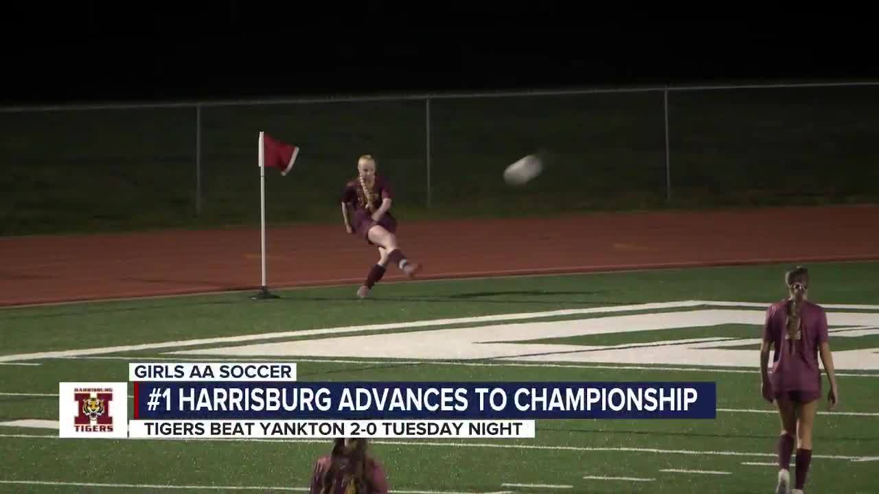 Lincoln Boys, Harrisburg Girls Advance to State Soccer Finals