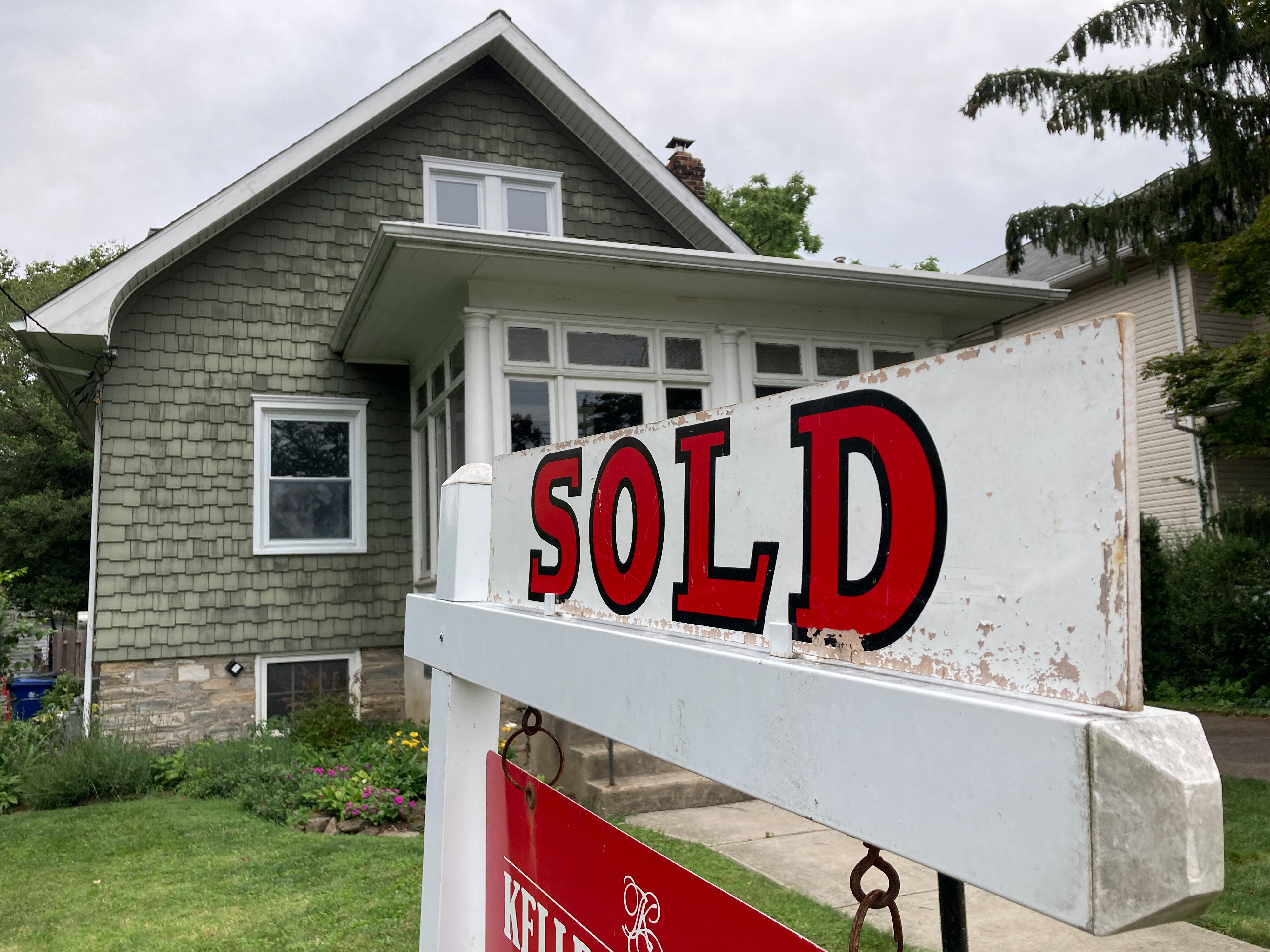 U.S. home prices rise more than twice as fast as inflation since 1984, study finds