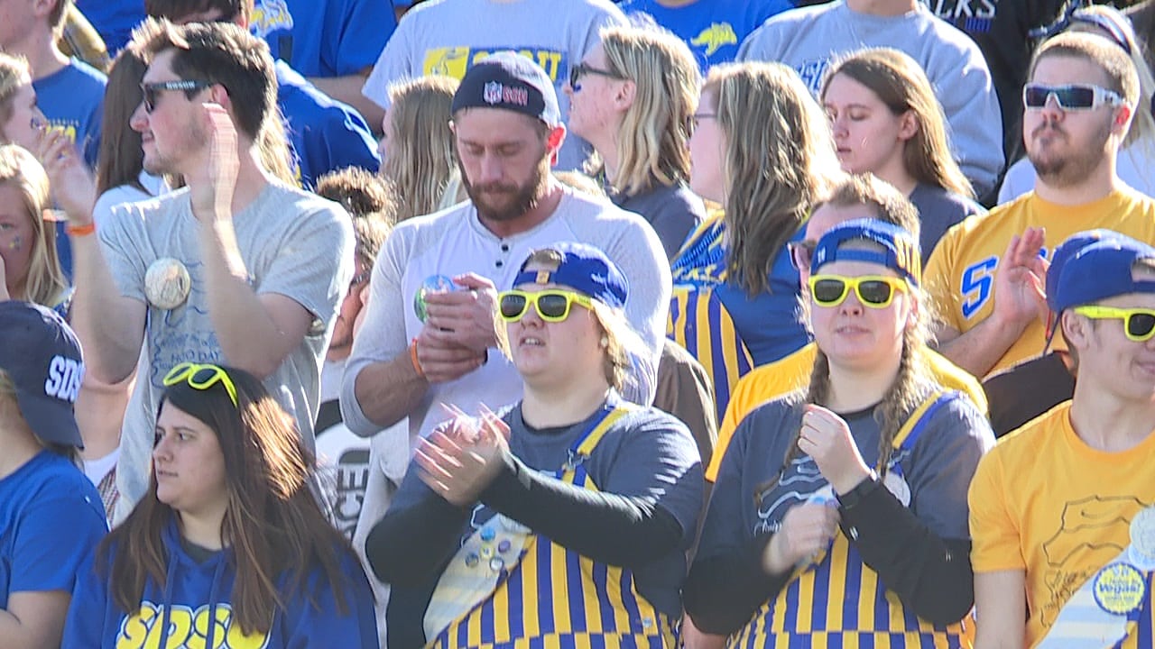 ‘Bum-a-Meal’ connects SDSU students with host homes