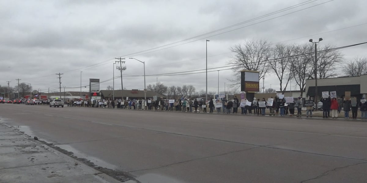 Indivisible 605 organizes “The Red Line Rally” in Sioux Falls