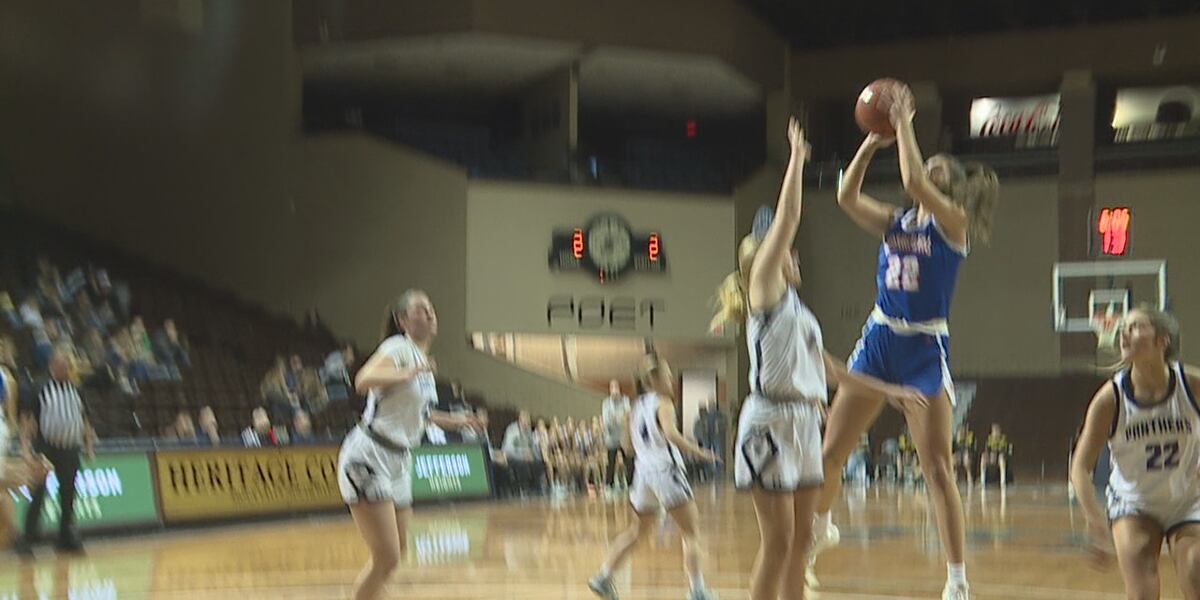 Iowa’s 4th ranked Sioux Center beats #5 Dakota Valley in Border Battle