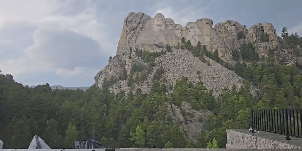 Rain doesn't stop July 4th celebration at Mount Rushmore
